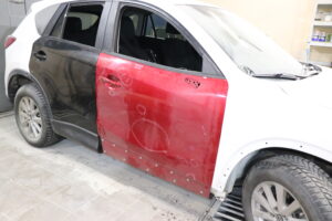 Mazda CX-7. Заміна дверей і фарбування в Дніпрі. — Ракурс №1